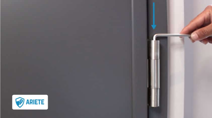 Adjusting the height of an armoured door