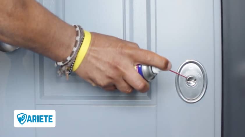 lubricating armoured door lock