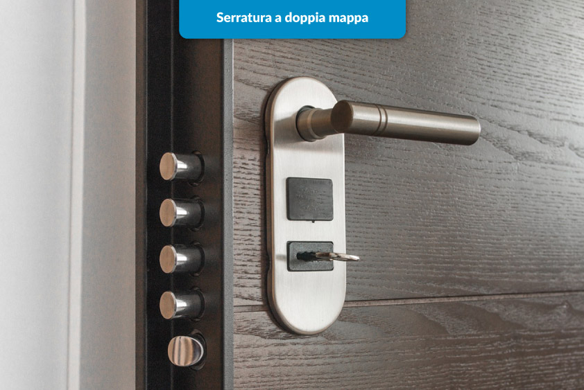 armoured door with double-bit lock