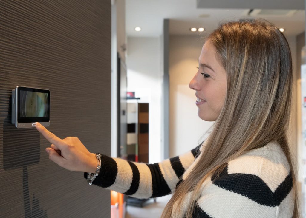 digital viewer for ariete doors