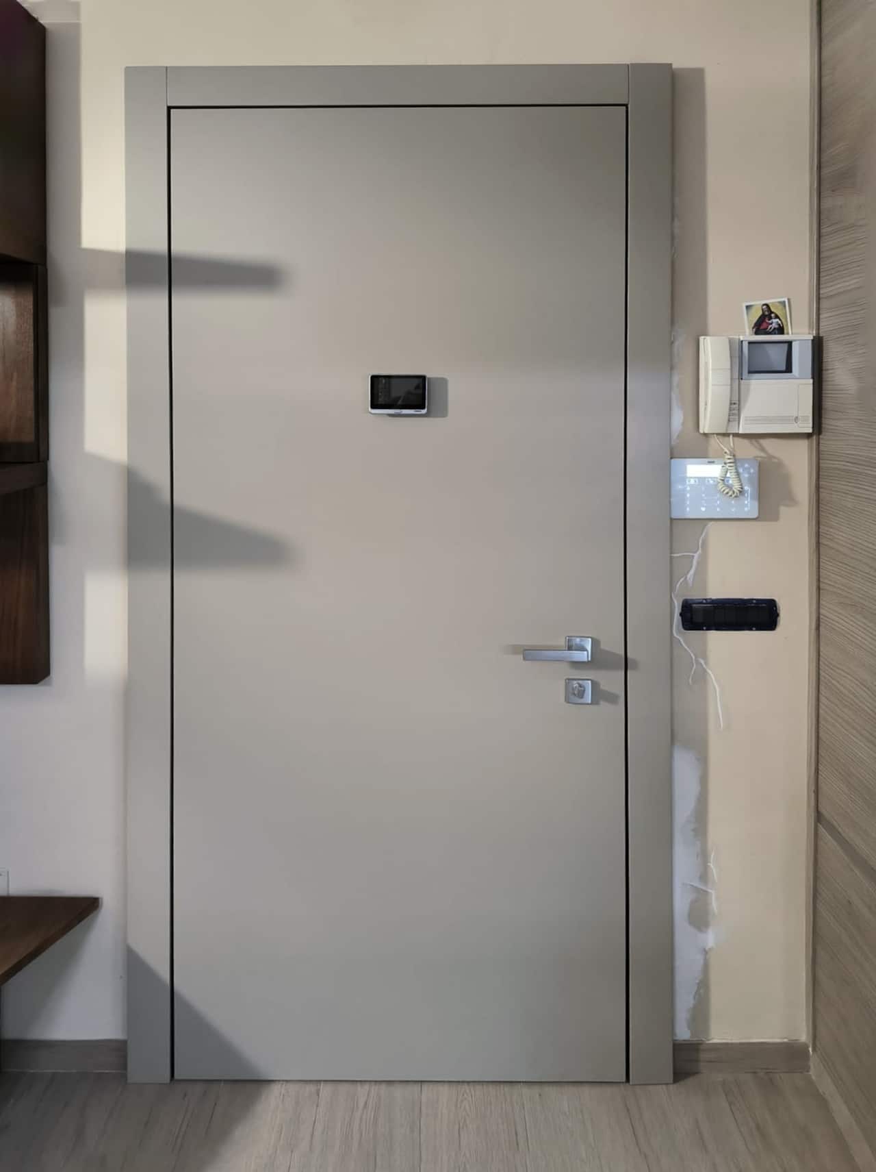 ariete grey armoured door