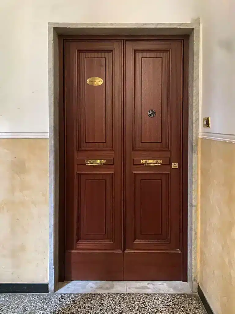 armoured door for a block of flats