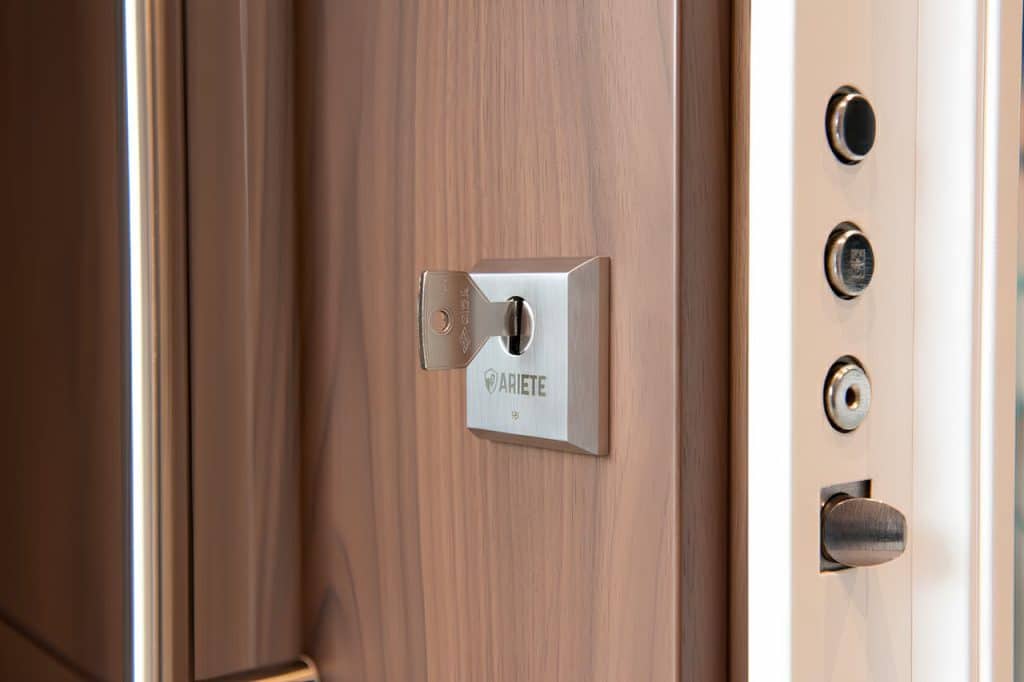 Ariete square defender with European cylinder