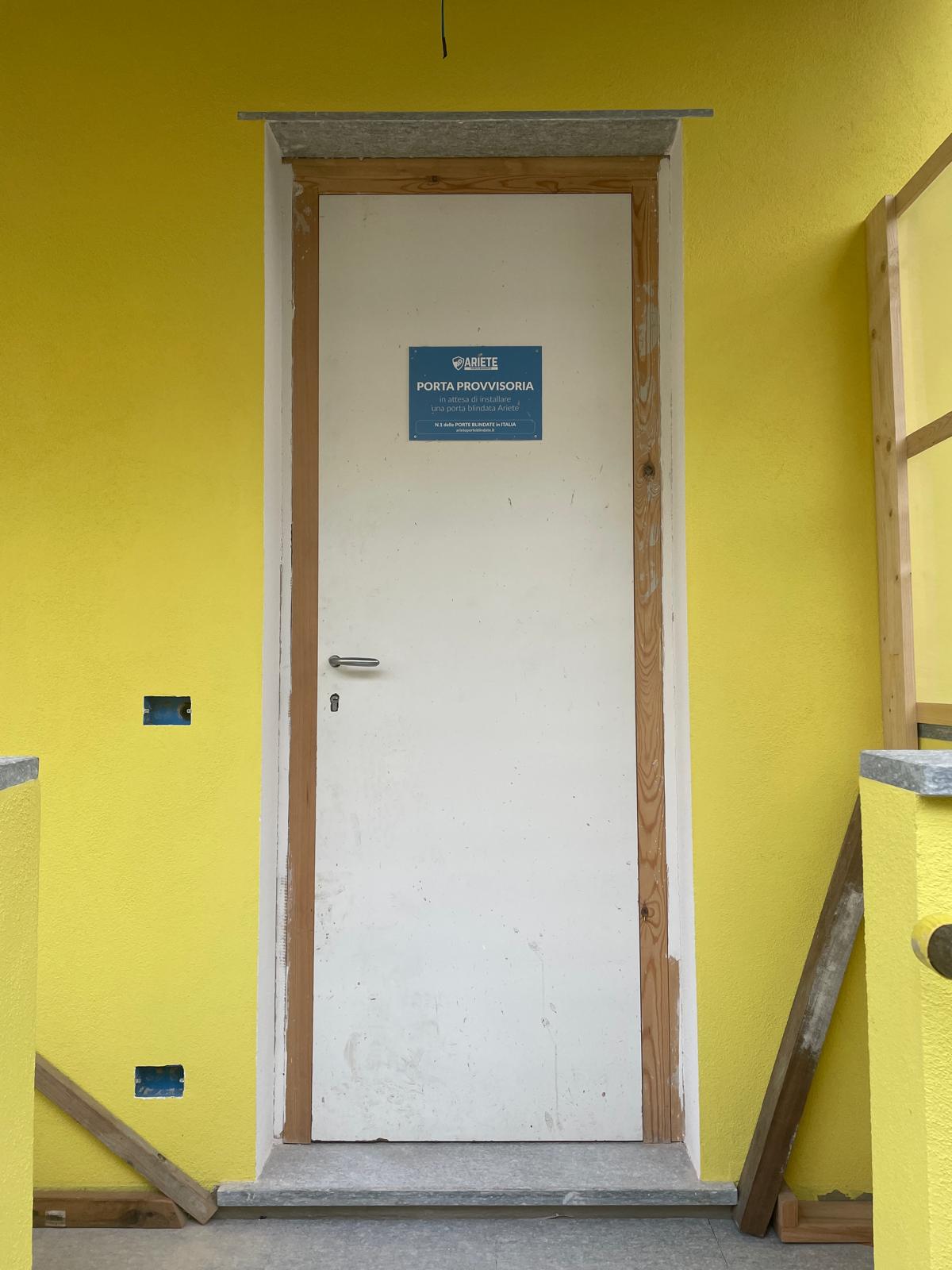 ariete temporary site door