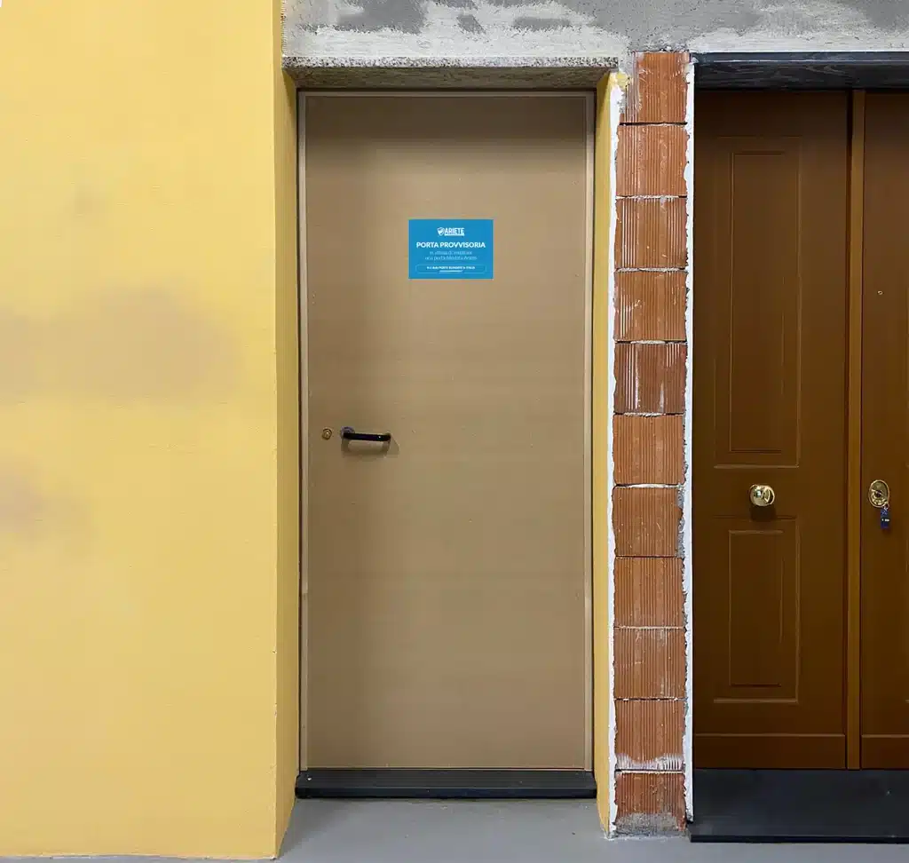 ariete temporary site door