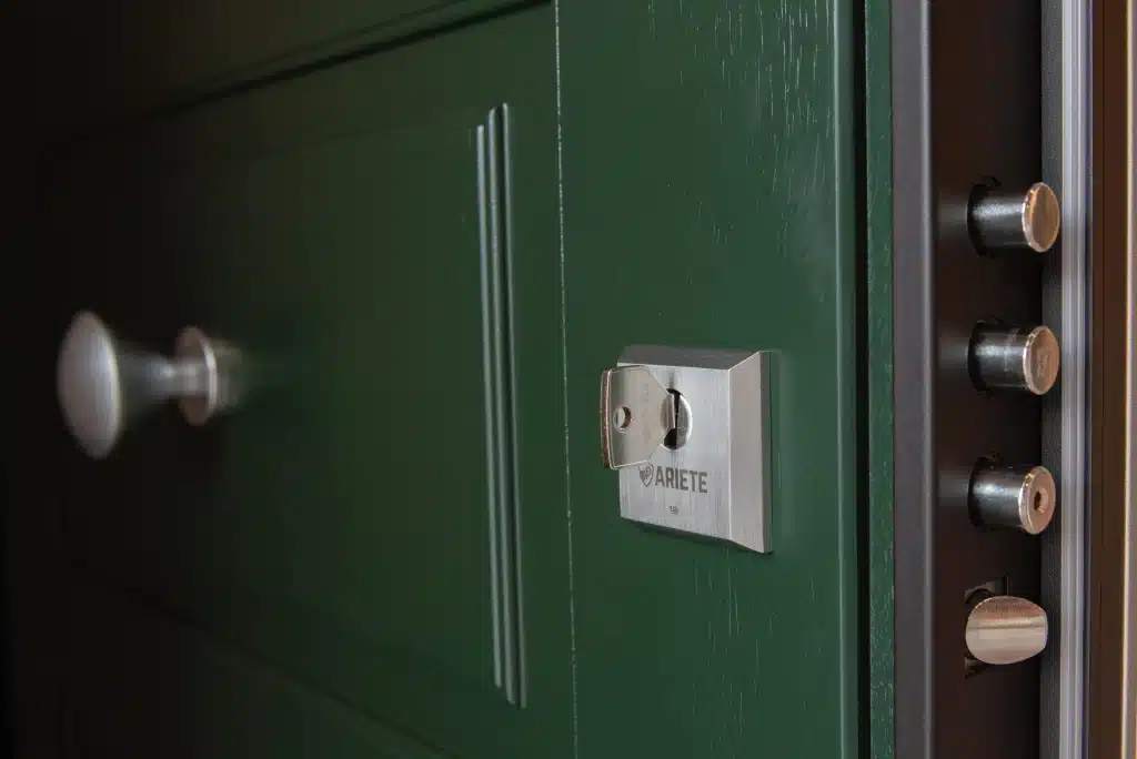 Ariete armoured door key turns