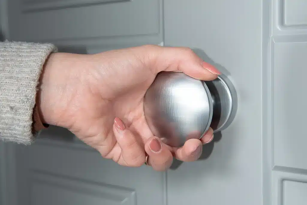 armoured door knob